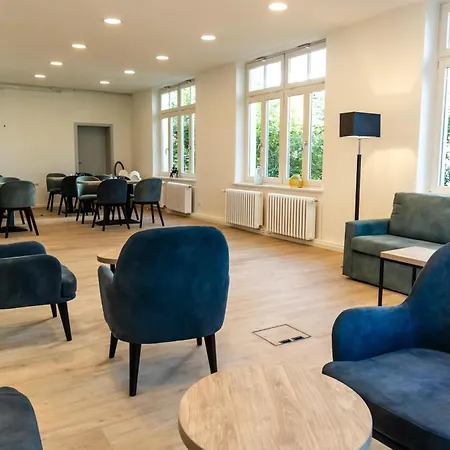 Am Haus 1 1